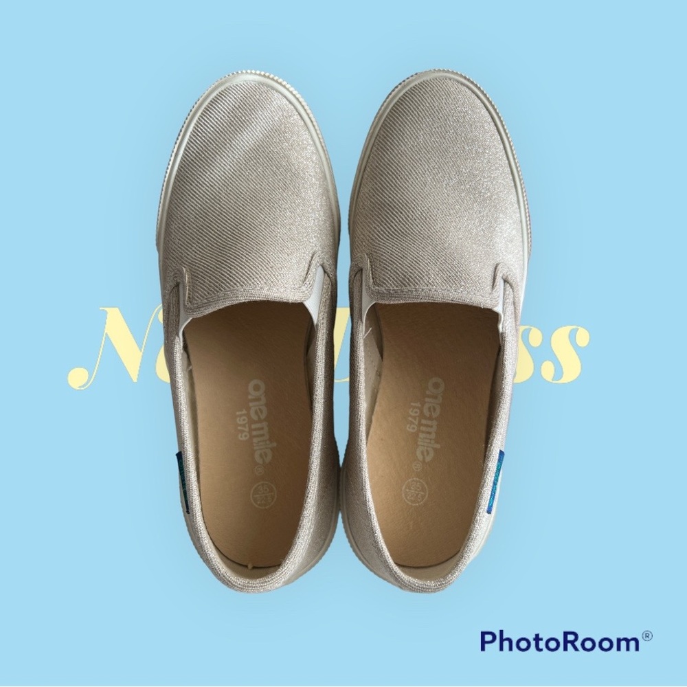 One mile slip on sneakers gold size 35 for women